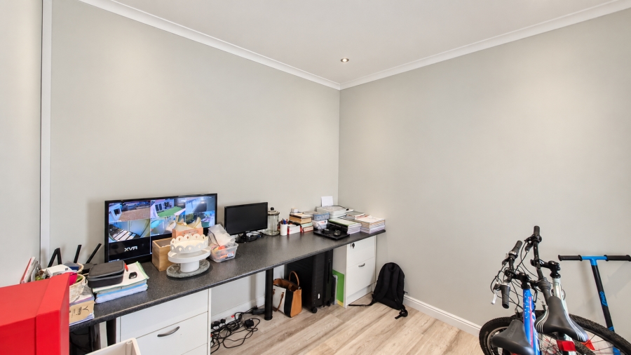 To Let 3 Bedroom Property for Rent in Sunningdale Western Cape